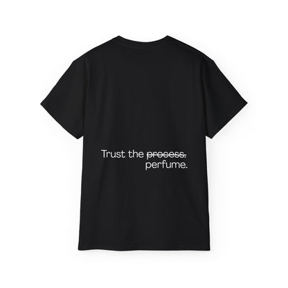 CAMISETA MAISONS 25 | Trust the perfume